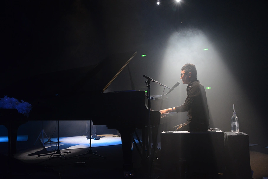Hiroshi live